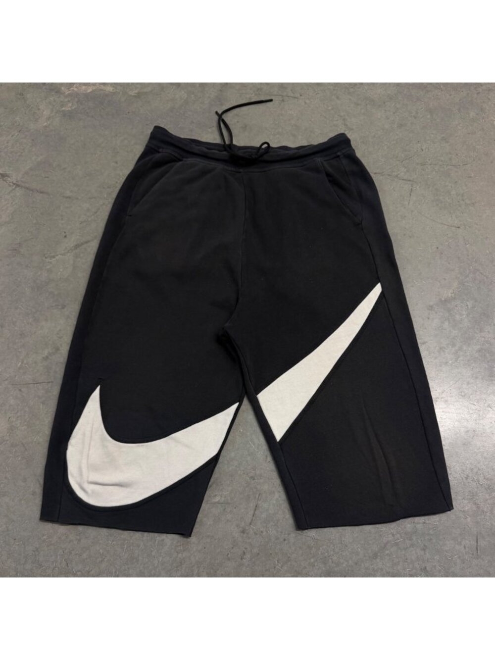 Nike Big Swoosh French Terry Cut Off Sweatpants